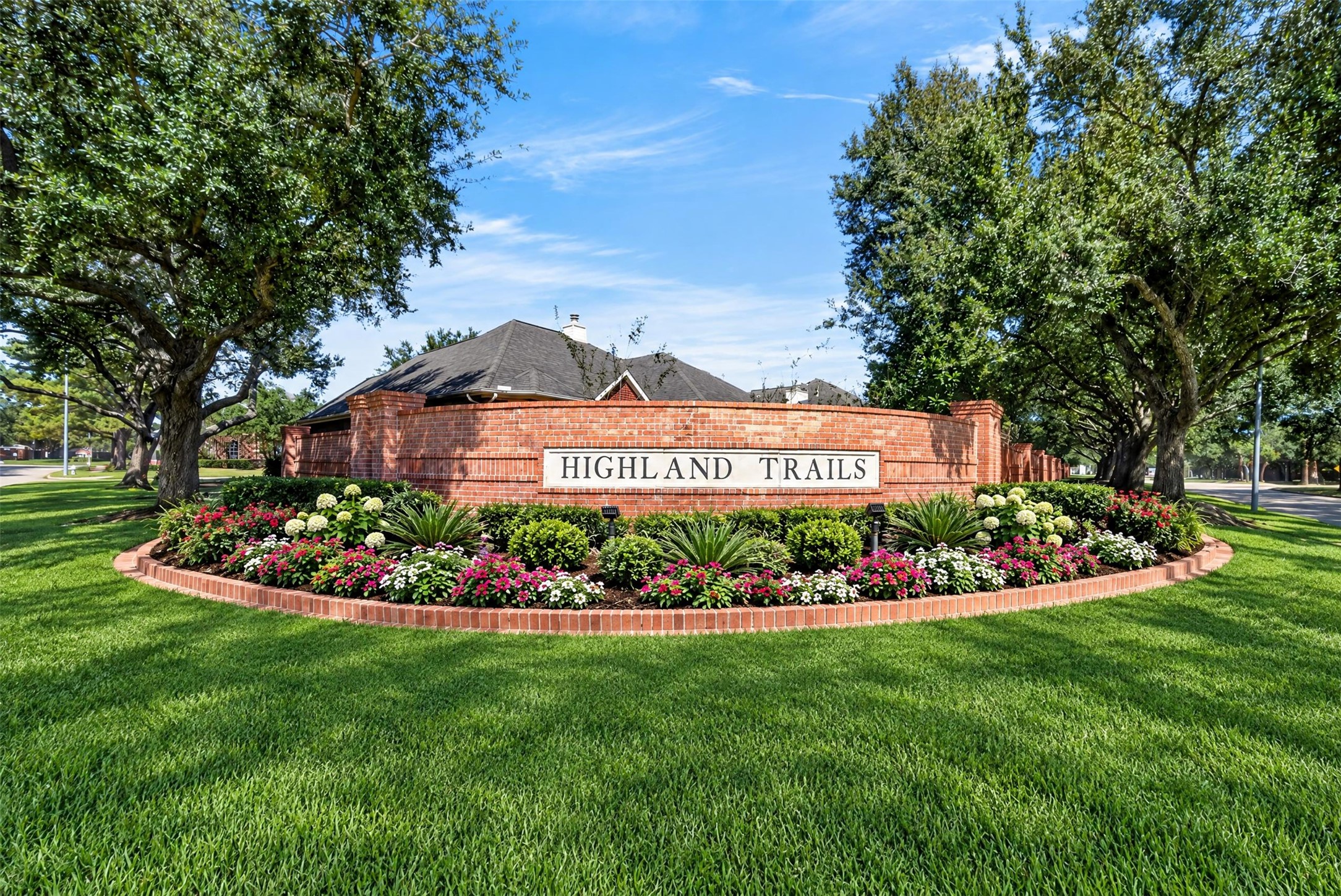 Highland Trails Community Entrance

Welcome to Highland Trails! Beautifully landscaped community entrance showcases mature shade trees, lush greenery and colorful seasonal plantings.