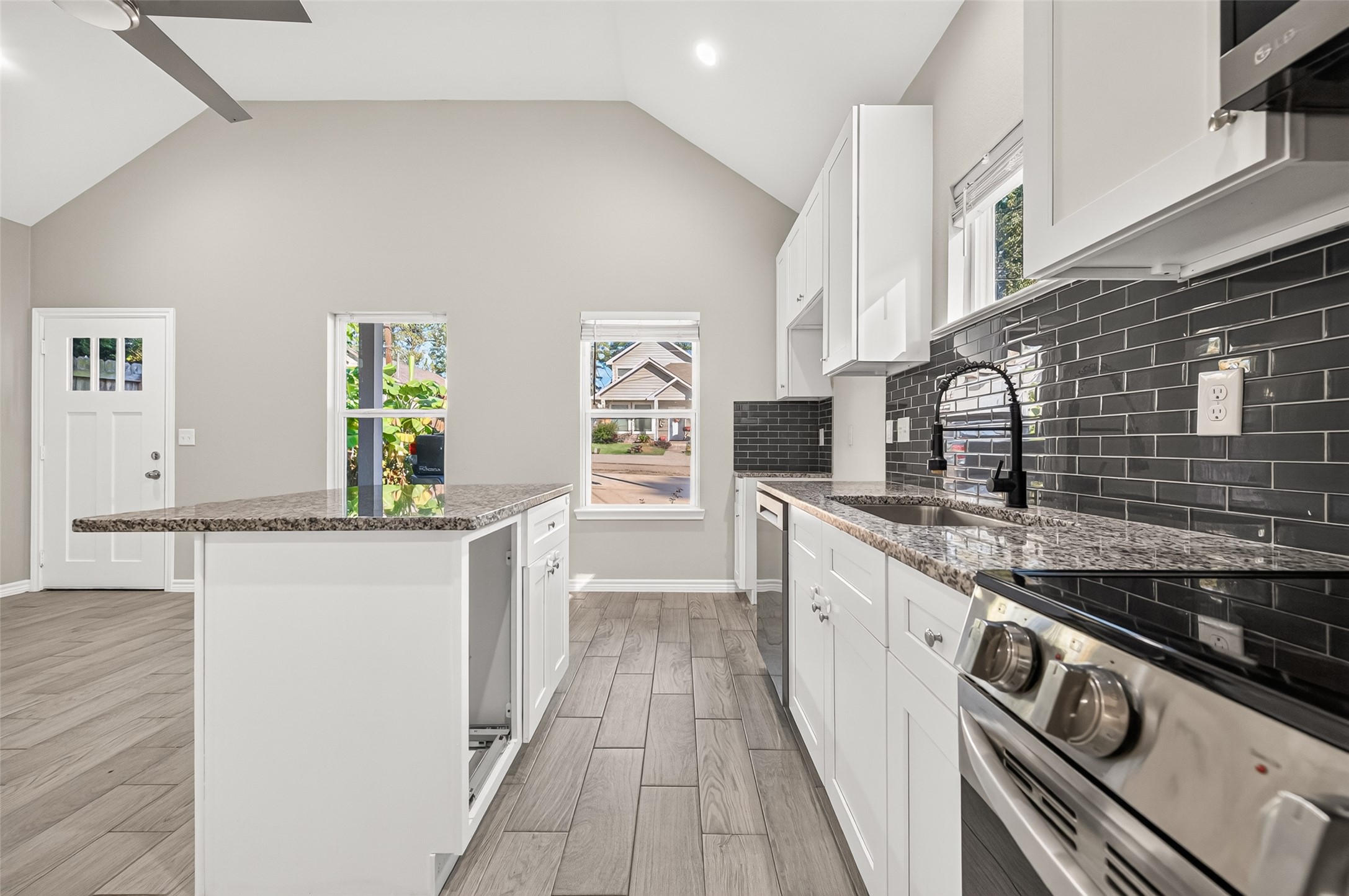 16853 Glenheath, Montgomery, TX 77316