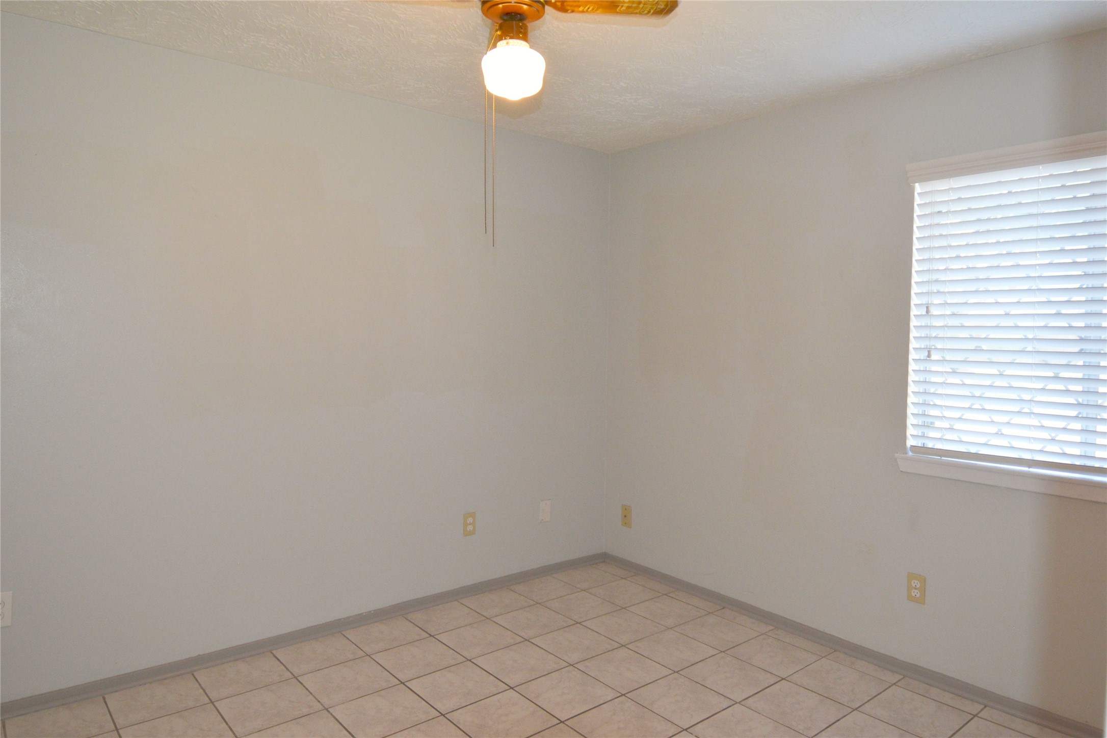 208 Leafwood Circle, League City, TX 77573