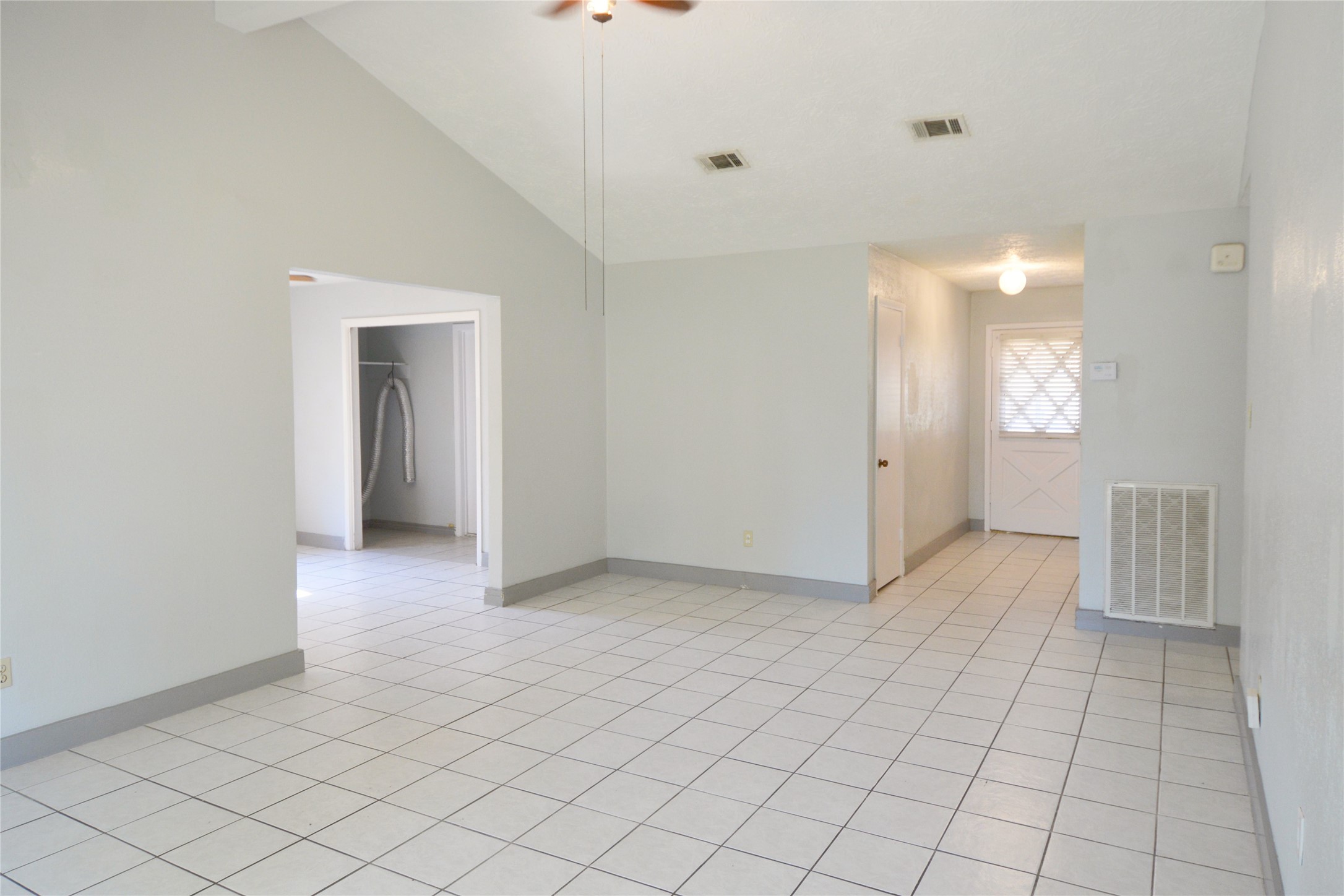 208 Leafwood Circle, League City, TX 77573