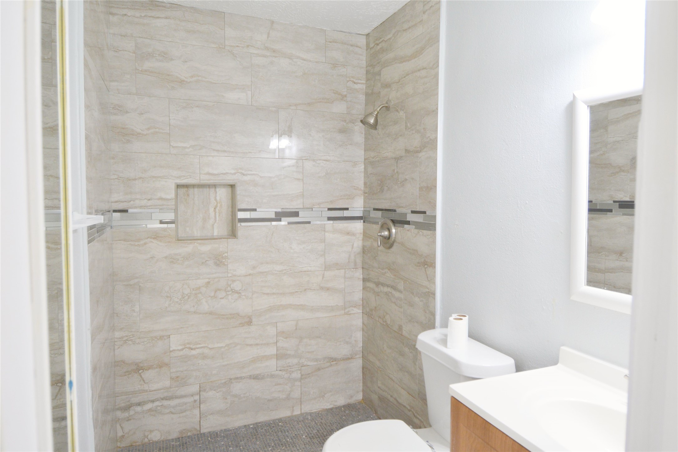 208 Leafwood Circle, League City, TX 77573