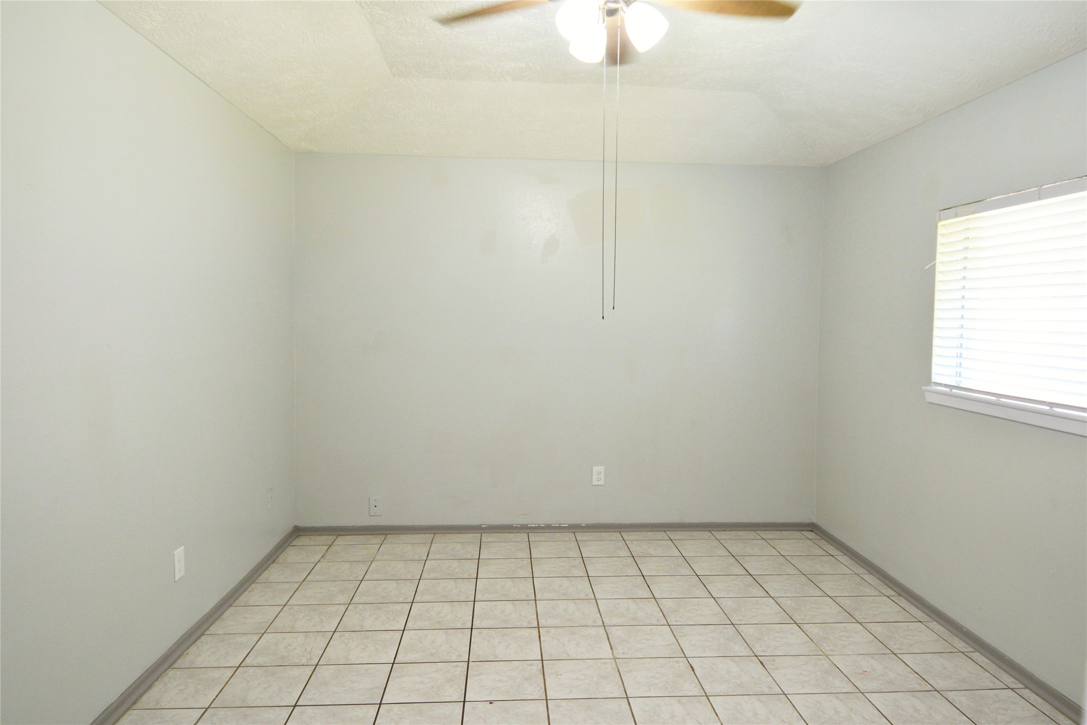 208 Leafwood Circle, League City, TX 77573