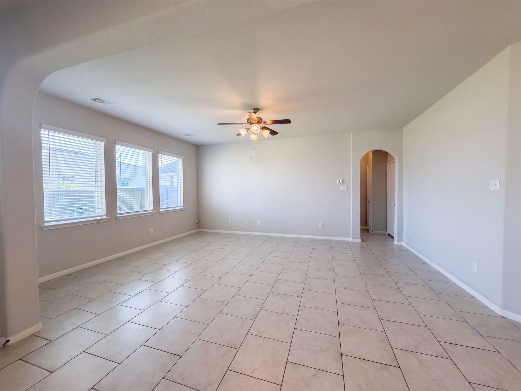 222 Ashley Way, Alvin, TX 77511 222 Ashley Way, Alvin, TX 77511