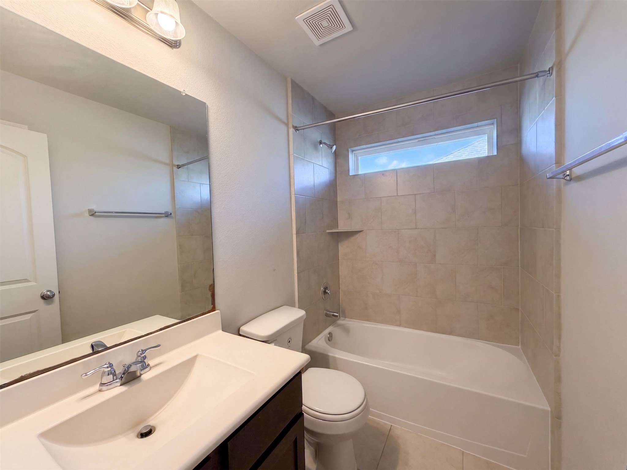222 Ashley Way, Alvin, TX 77511