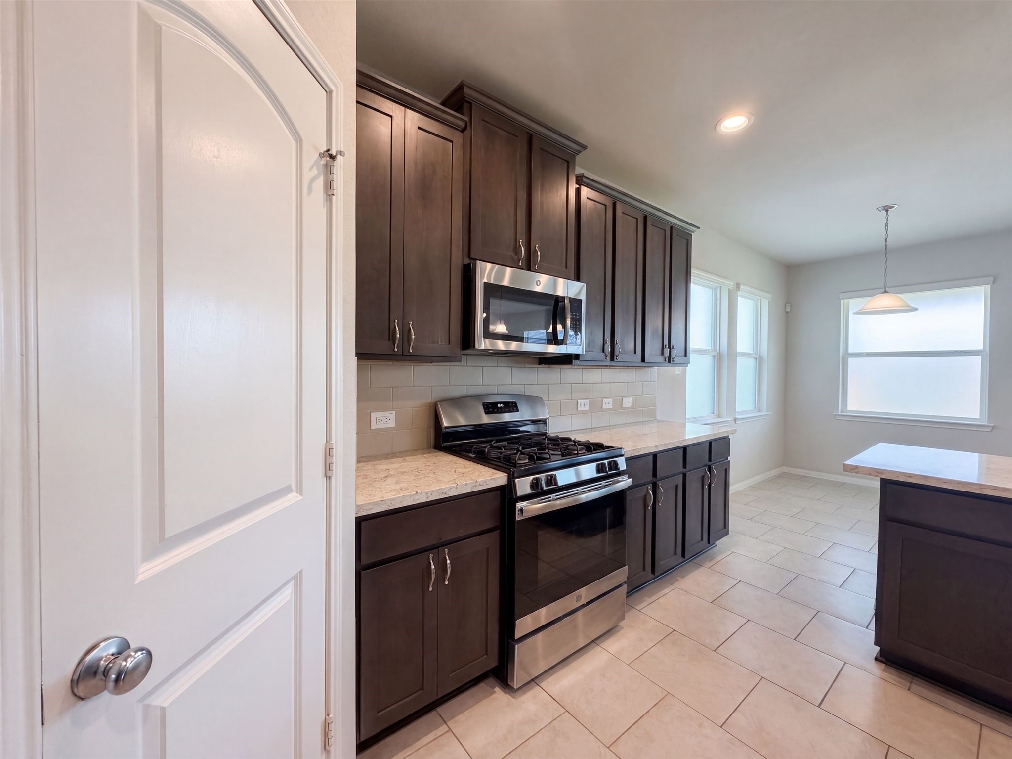 222 Ashley Way, Alvin, TX 77511 222 Ashley Way, Alvin, TX 77511