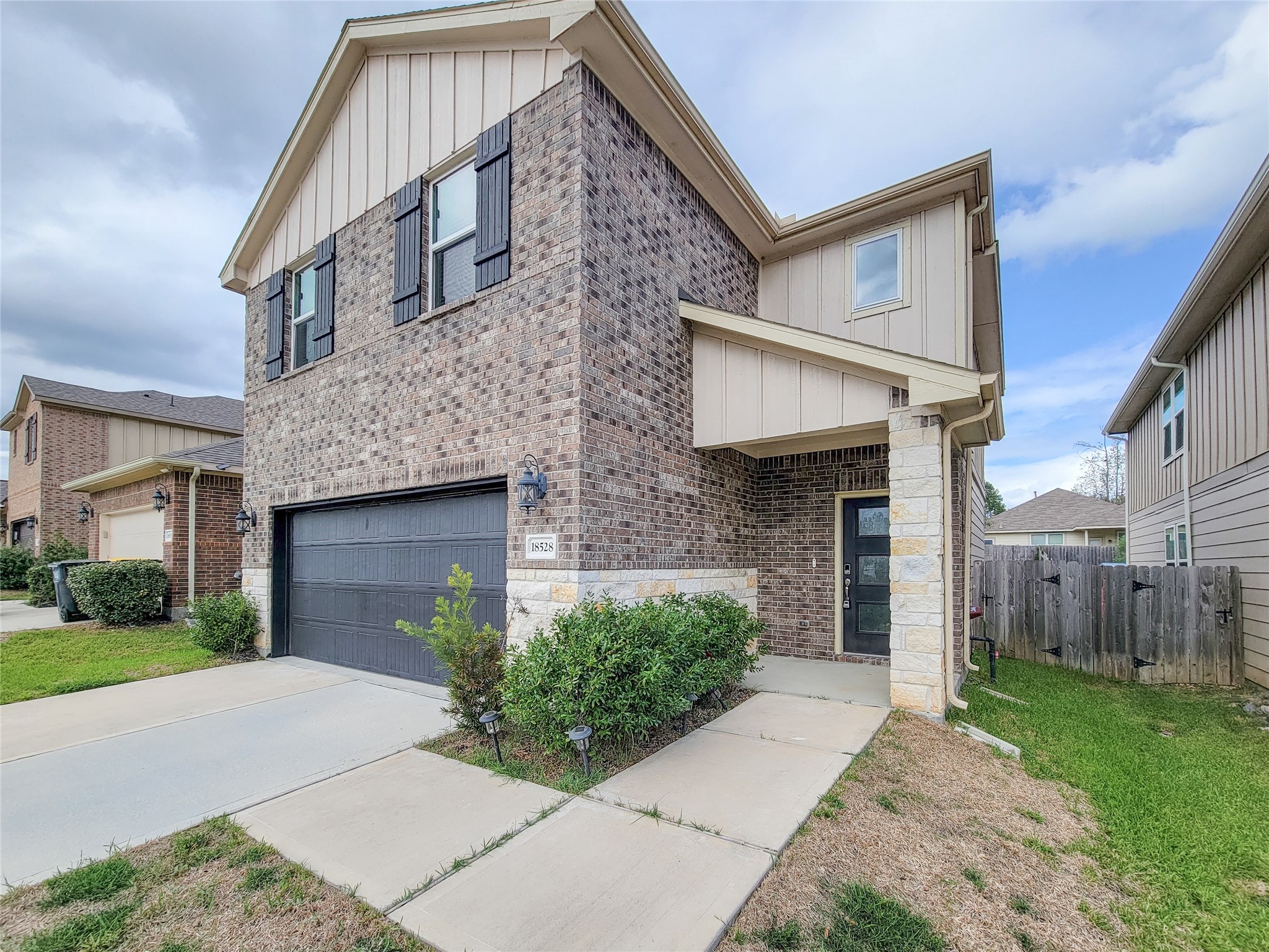 18528 Meadow Point Lane, Conroe, TX 77316