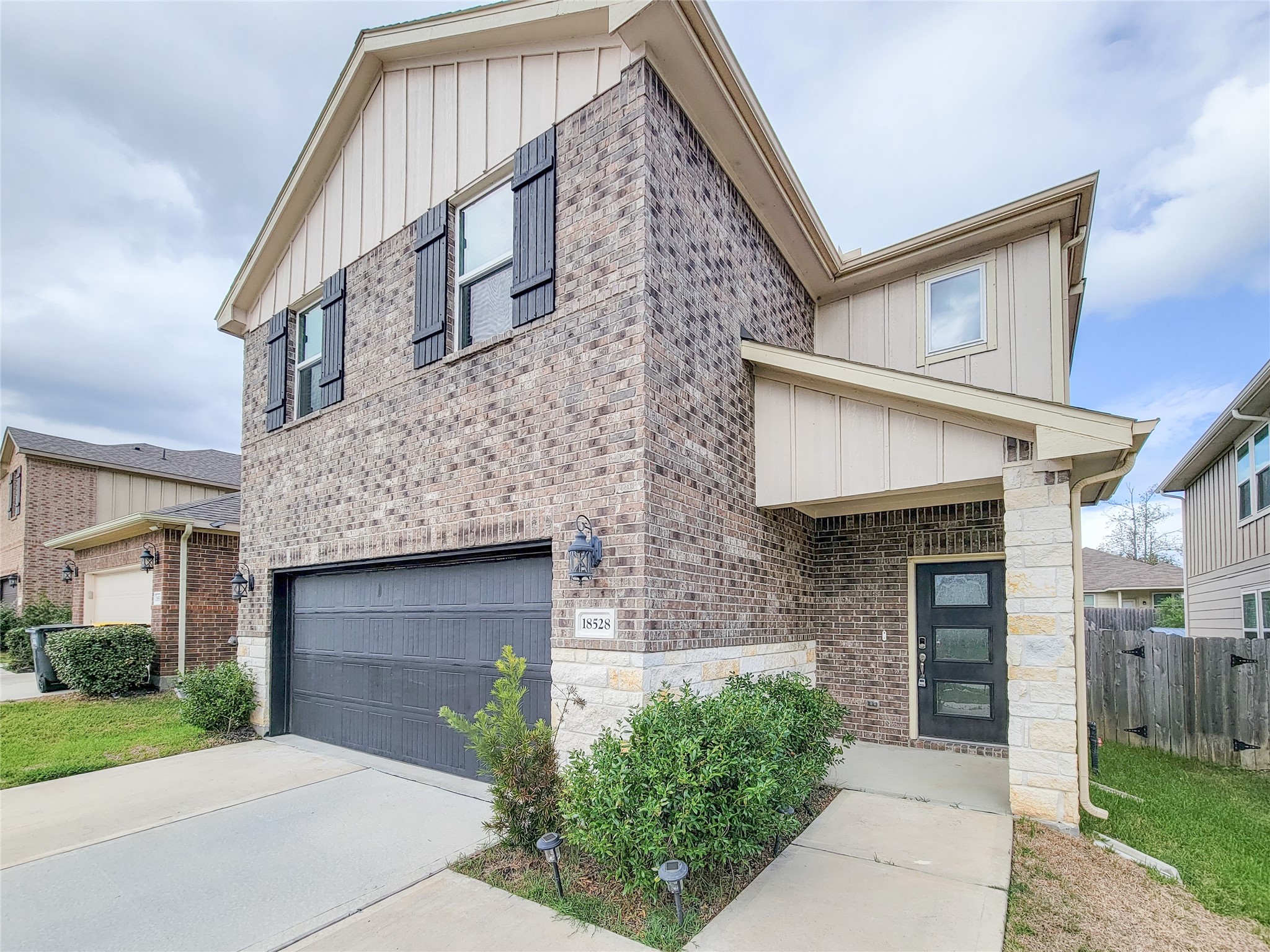 18528 Meadow Point Lane, Conroe, TX 77316