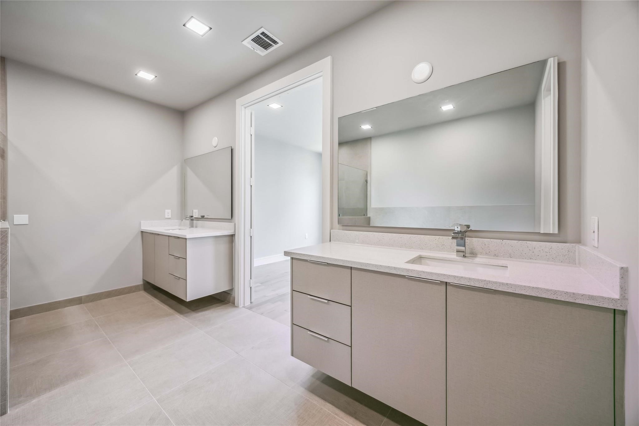 1115 W 21st Street, Houston, TX 77008