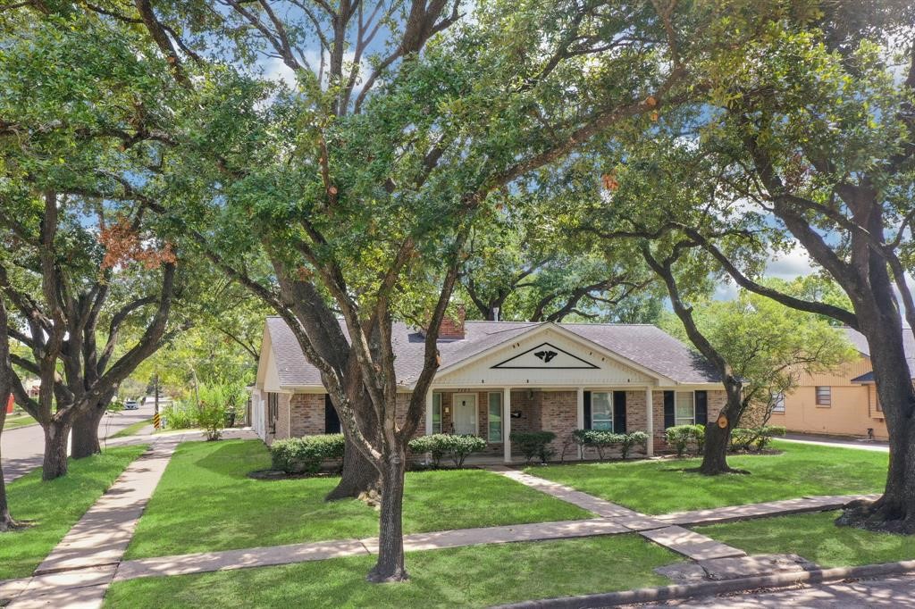 7203 Lacy Hill Drive, Houston, TX 77036