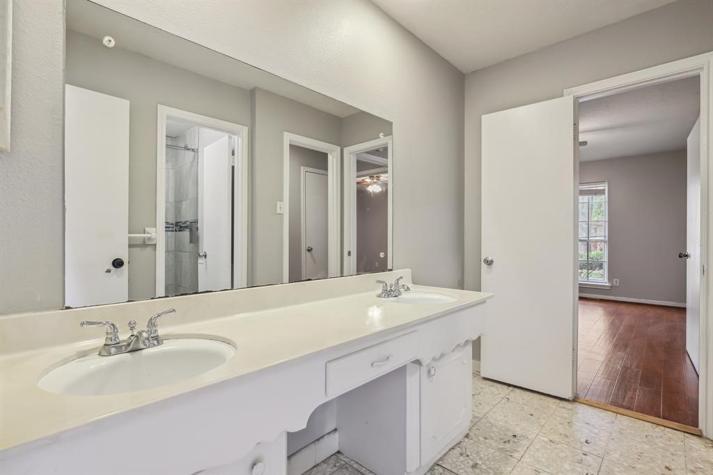 7203 Lacy Hill Drive, Houston, TX 77036
