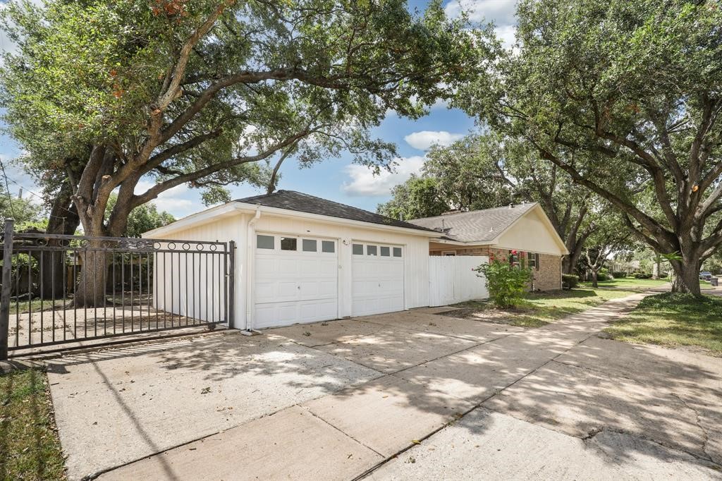 7203 Lacy Hill Drive, Houston, TX 77036