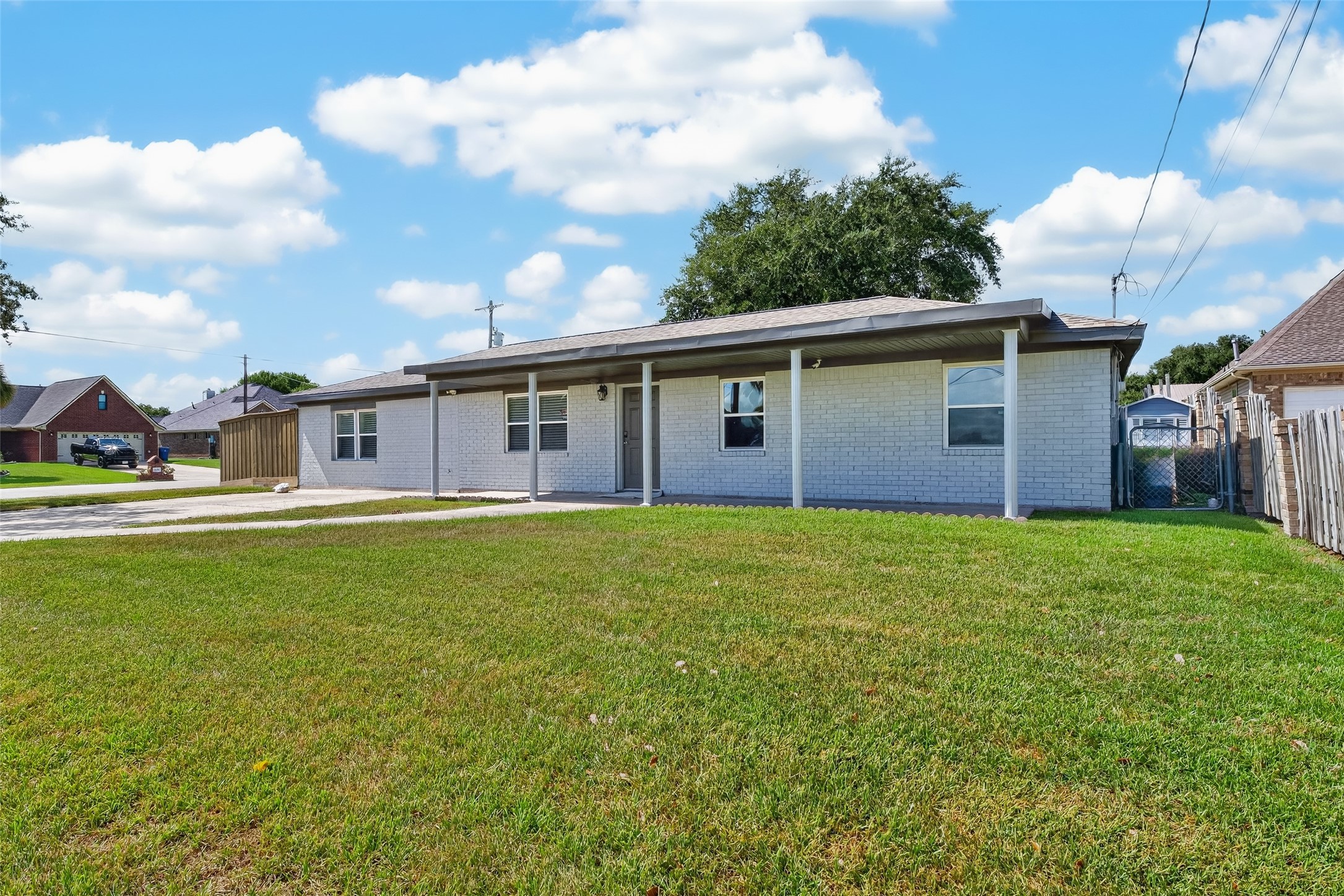 3601 17th Street N, Texas City, TX 77590