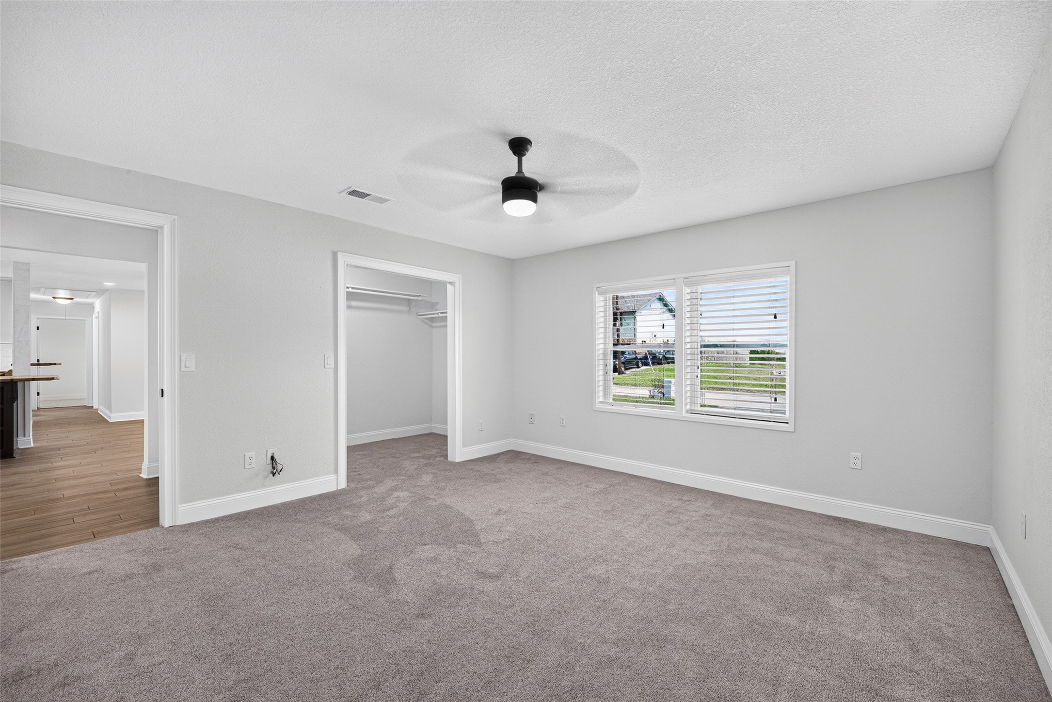3601 17th Street N, Texas City, TX 77590