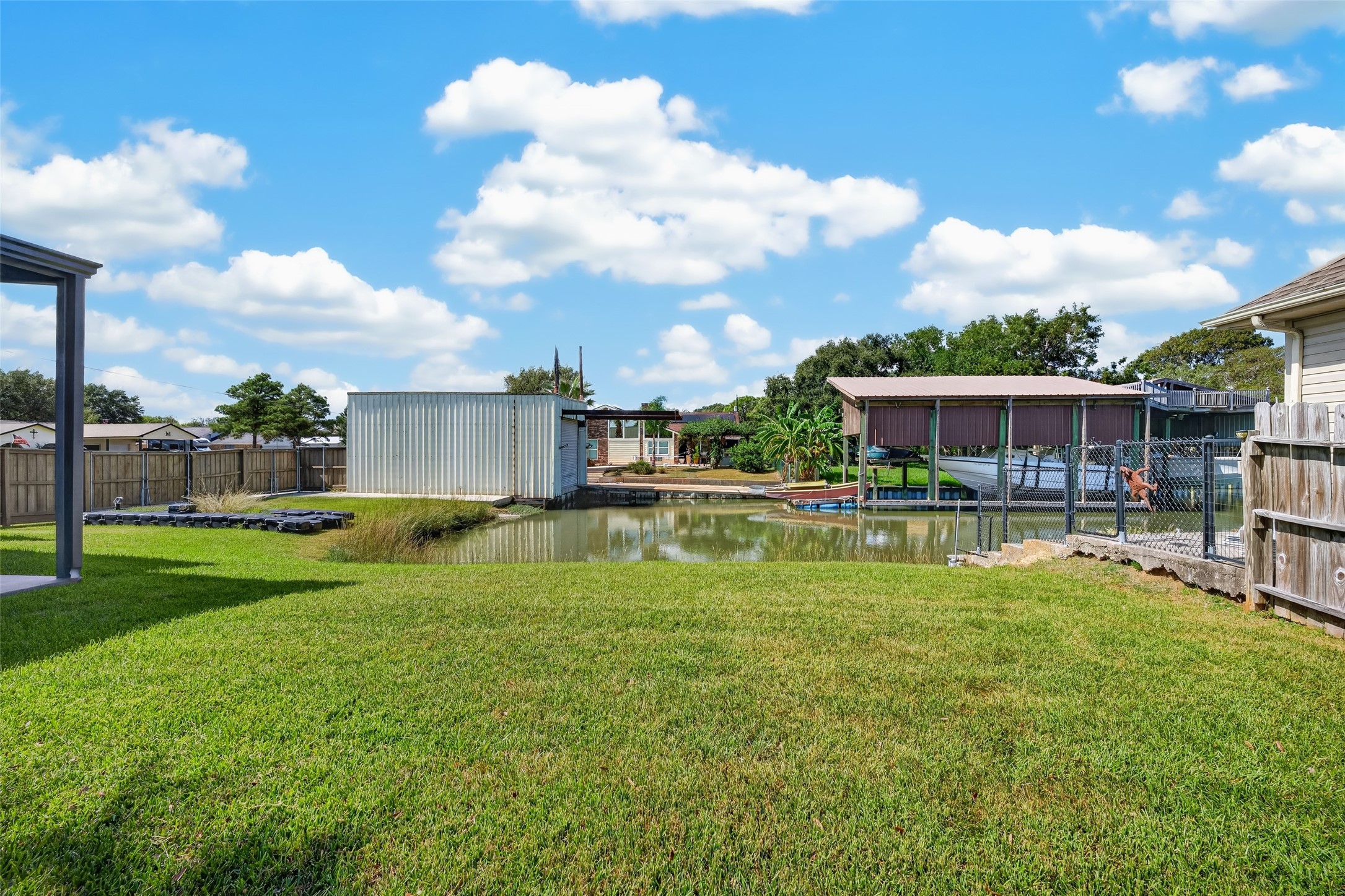 3601 17th Street N, Texas City, TX 77590