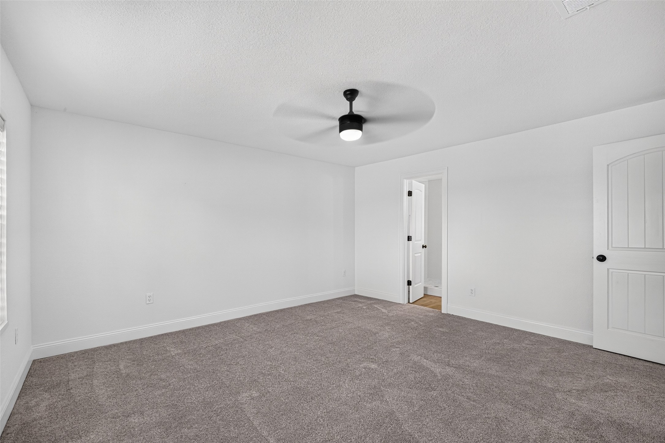 3601 17th Street N, Texas City, TX 77590