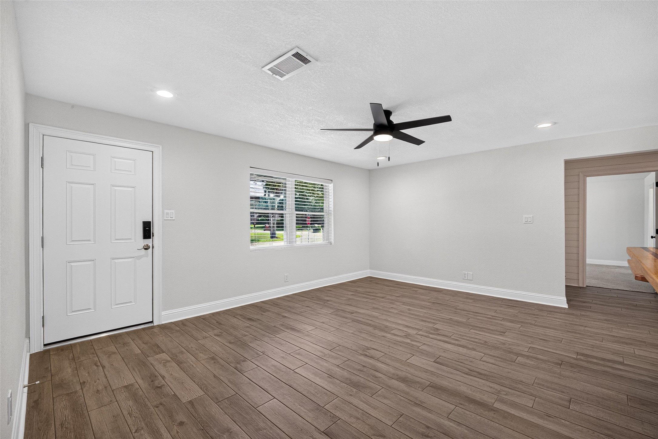 3601 17th Street N, Texas City, TX 77590