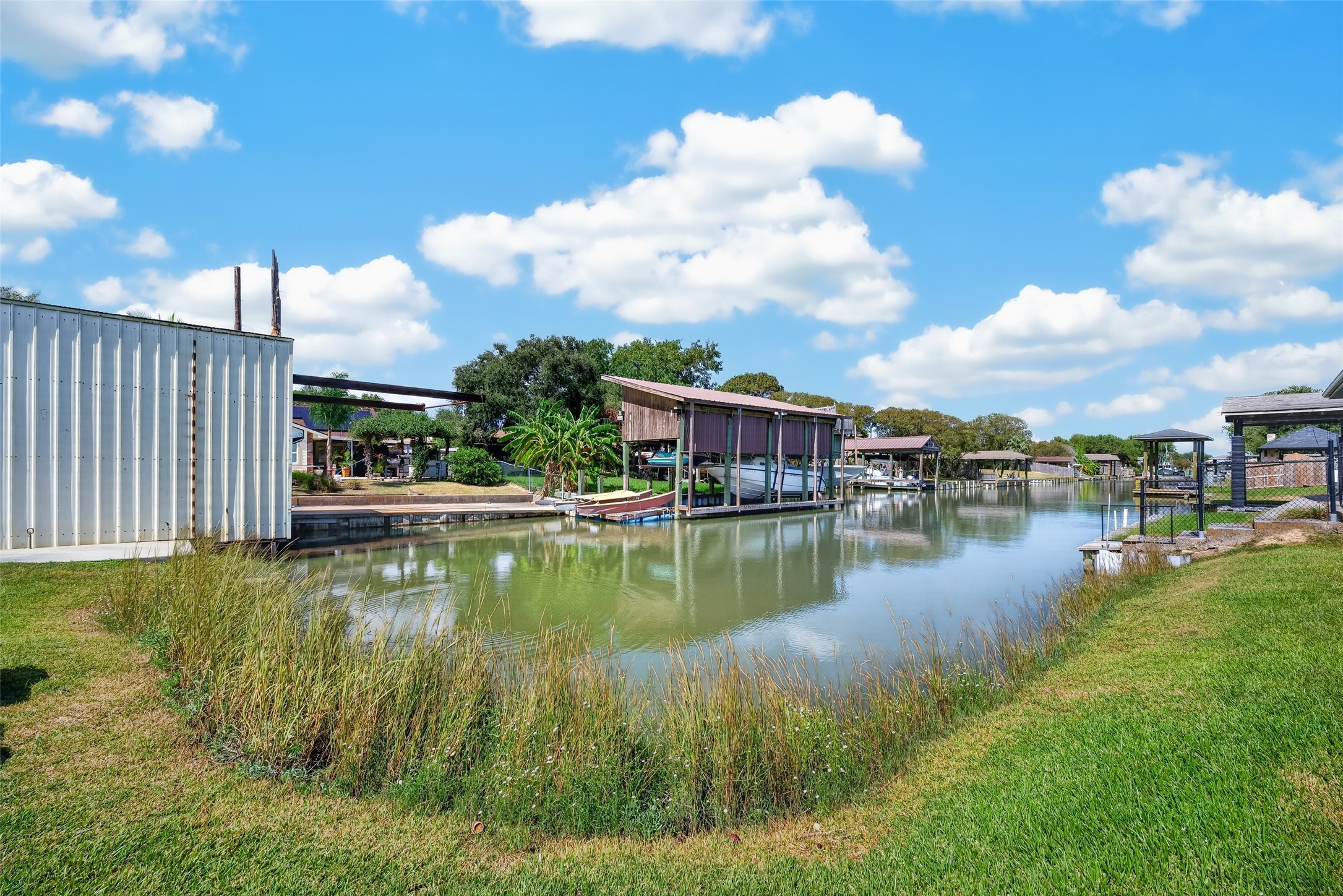 3601 17th Street N, Texas City, TX 77590