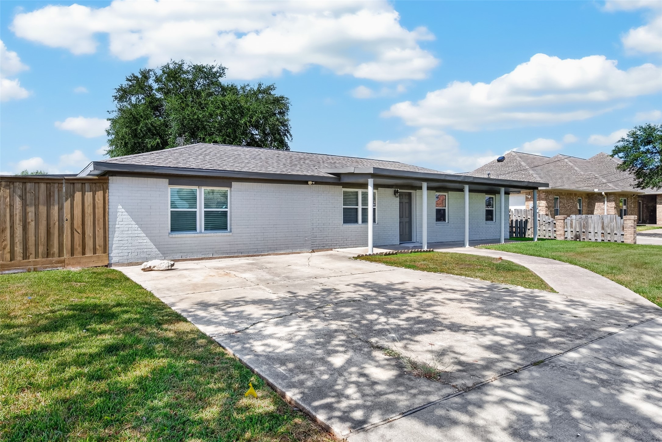 3601 17th Street N, Texas City, TX 77590