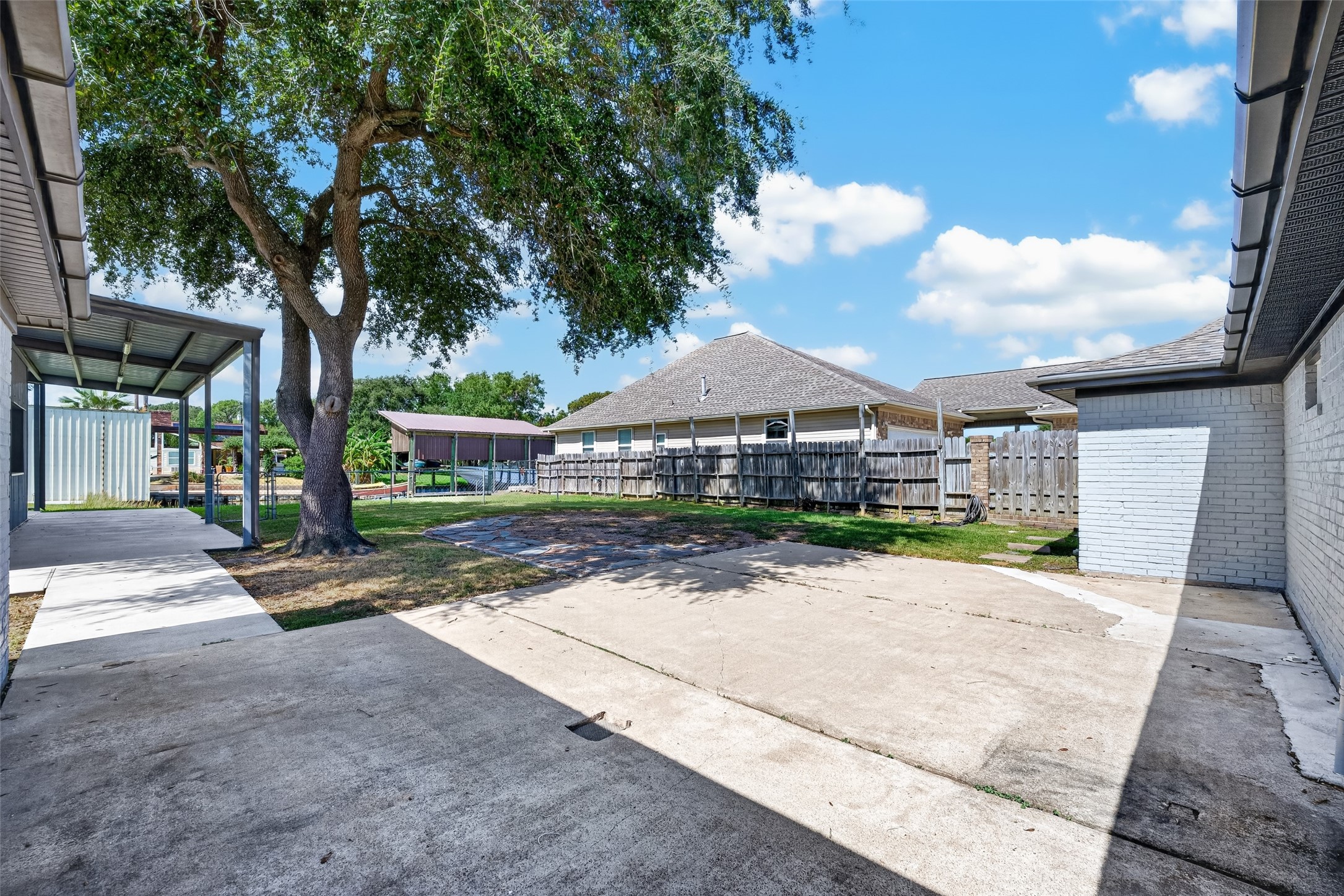 3601 17th Street N, Texas City, TX 77590