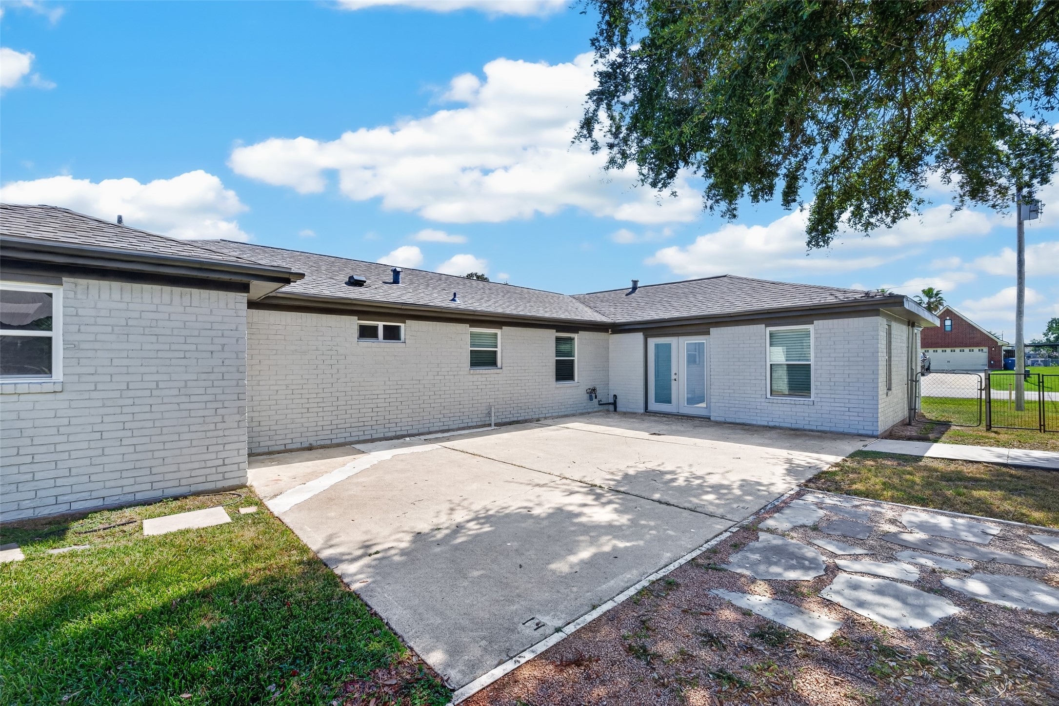 3601 17th Street N, Texas City, TX 77590