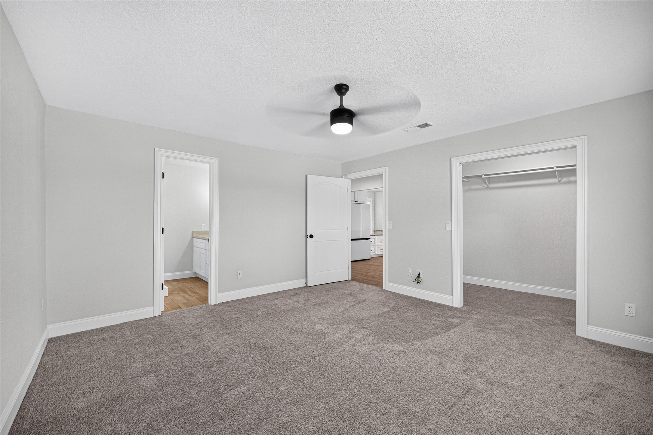 3601 17th Street N, Texas City, TX 77590
