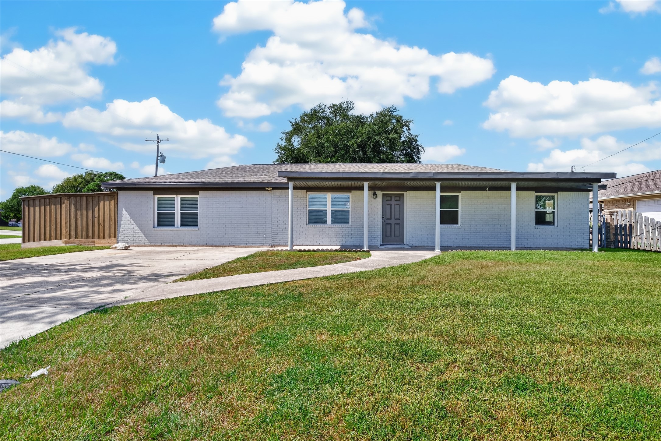 3601 17th Street N, Texas City, TX 77590