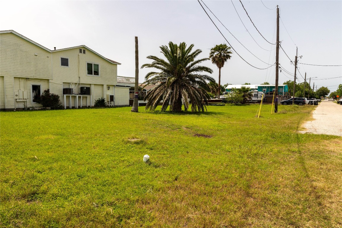 1917 Avenue A, San Leon, TX 77539