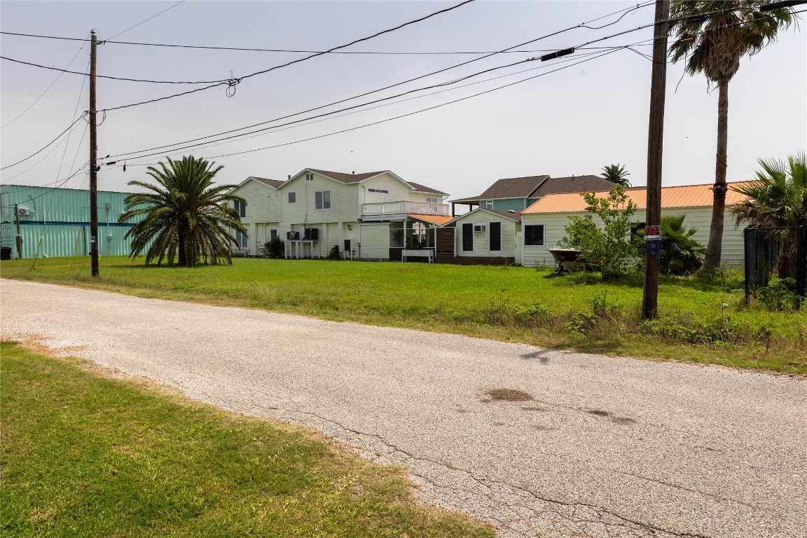 1917 Avenue A, San Leon, TX 77539