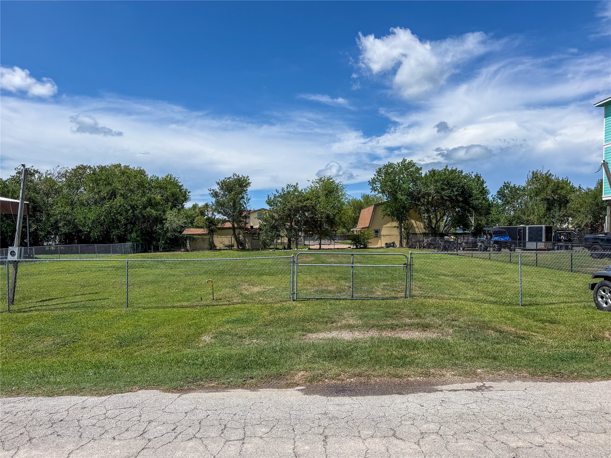 822 5th Street, San Leon, TX 77539