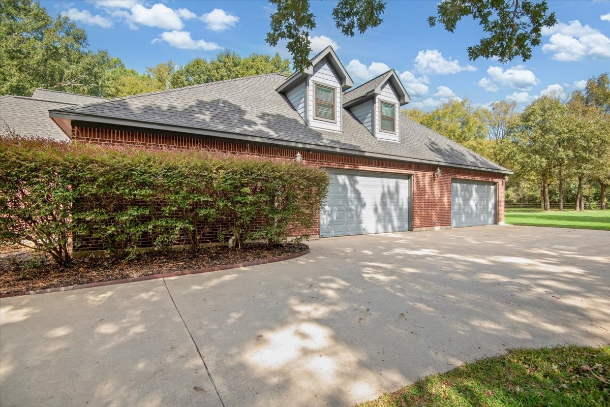 11325 Majestic Drive, Montgomery, TX 77316