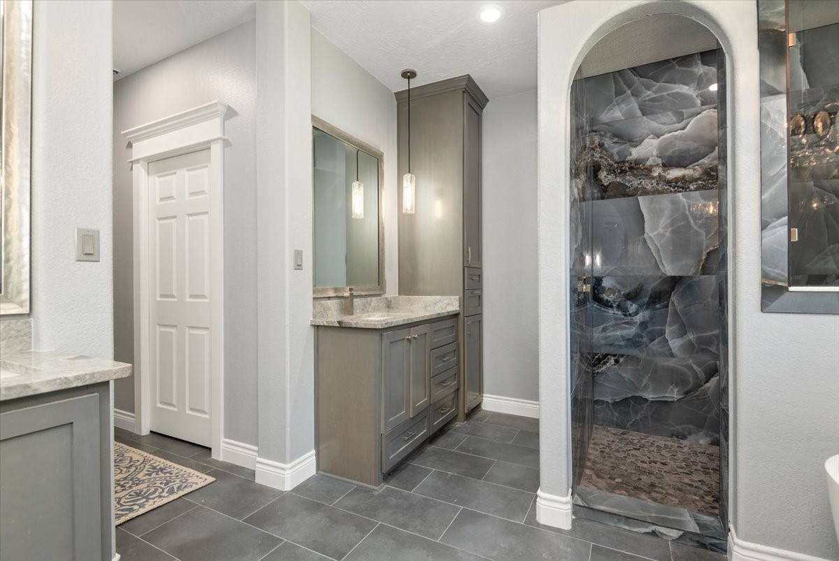 11325 Majestic Drive, Montgomery, TX 77316