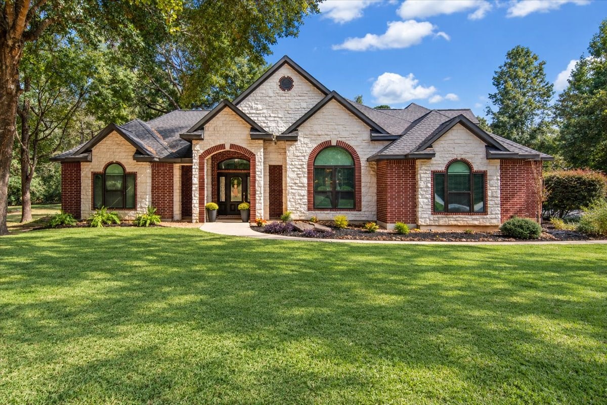 11325 Majestic Drive, Montgomery, TX 77316