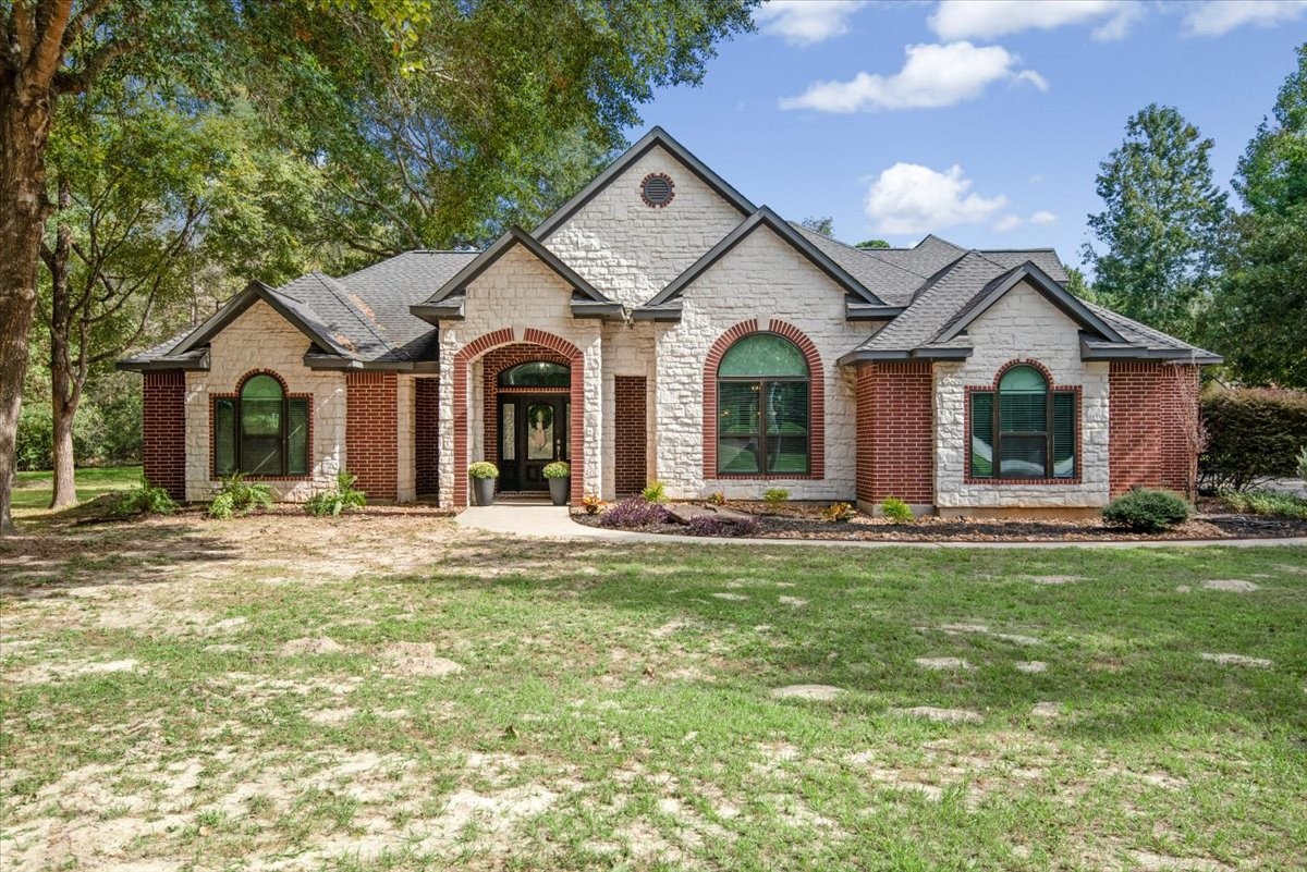11325 Majestic Drive, Montgomery, TX 77316