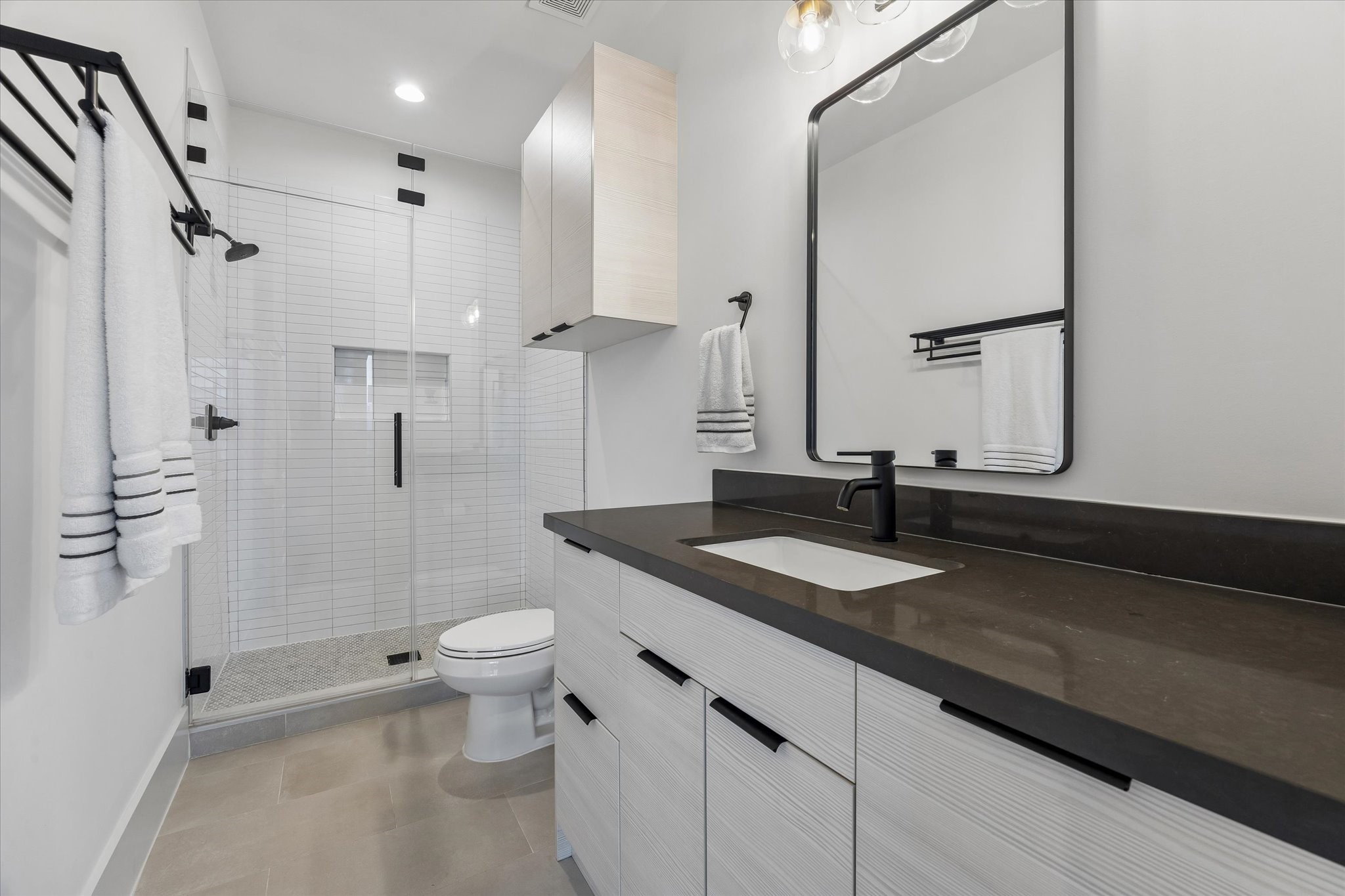 4th floor full bathroom.
