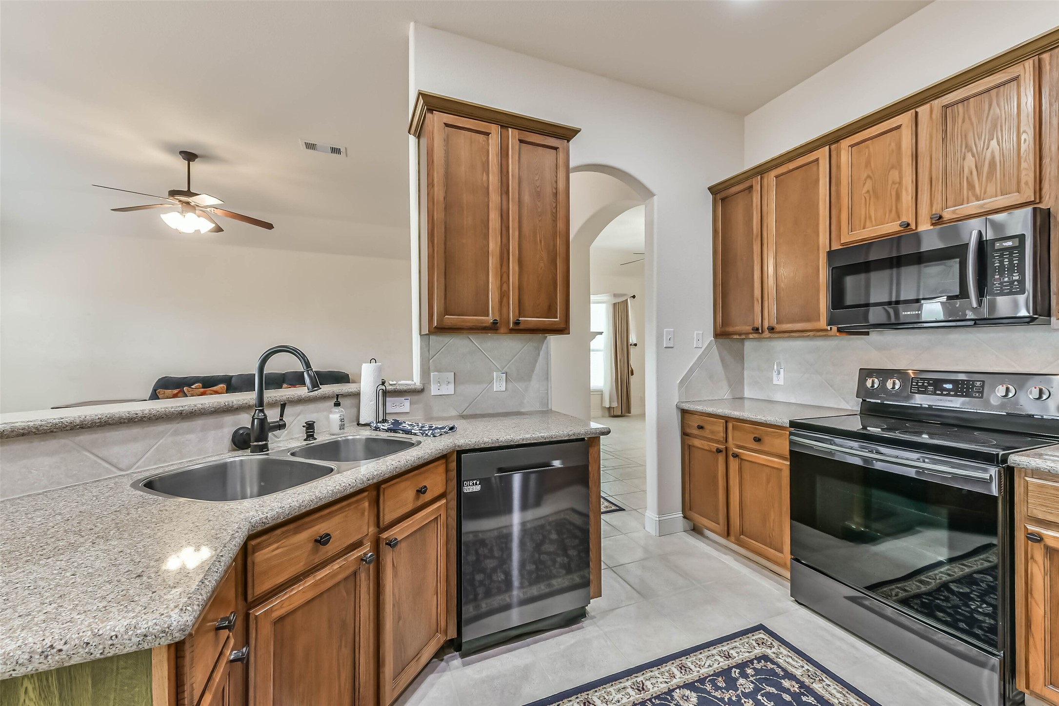 4055 Bentwood Drive, Dickinson, TX 77539