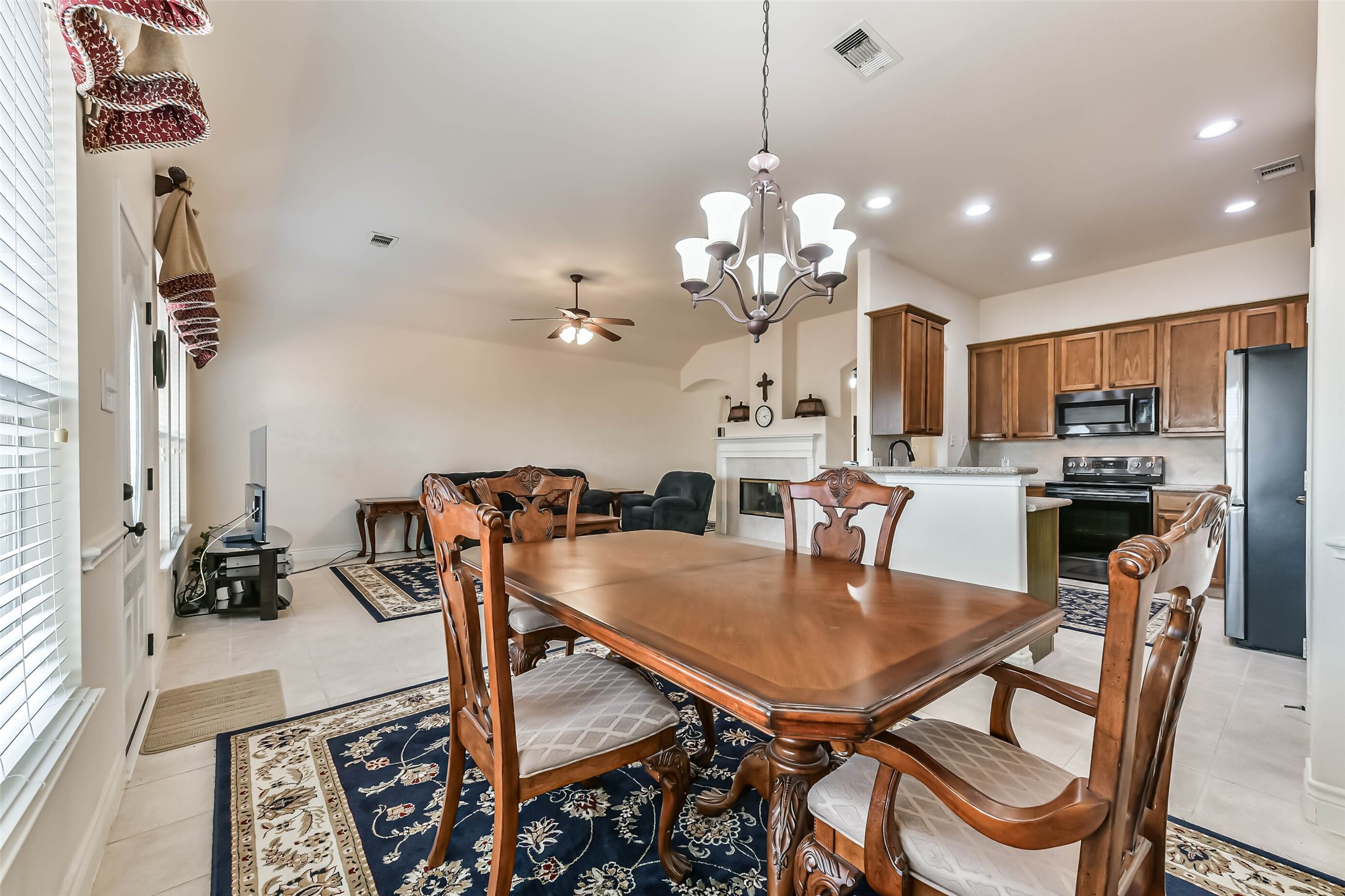 4055 Bentwood Drive, Dickinson, TX 77539
