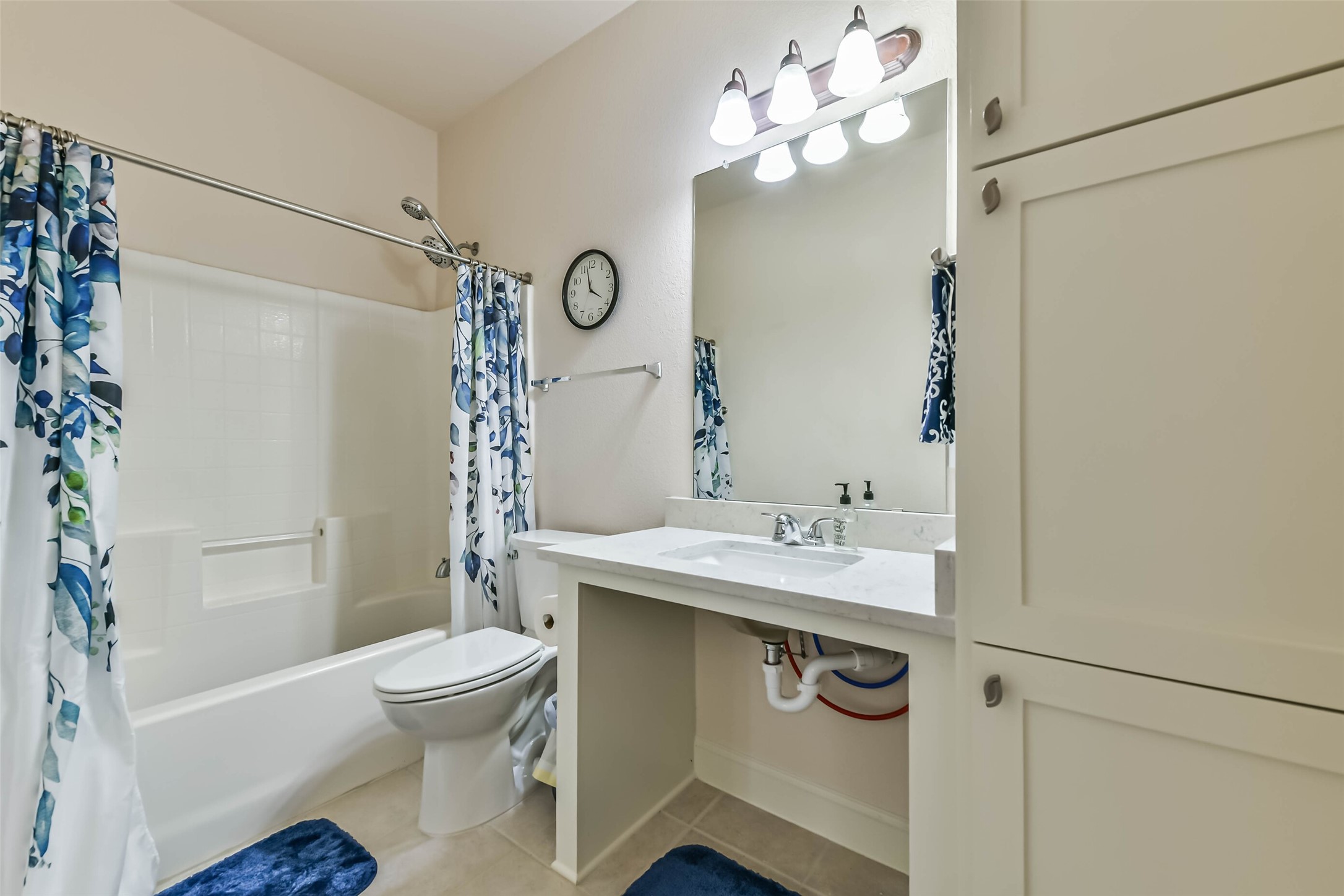 4055 Bentwood Drive, Dickinson, TX 77539