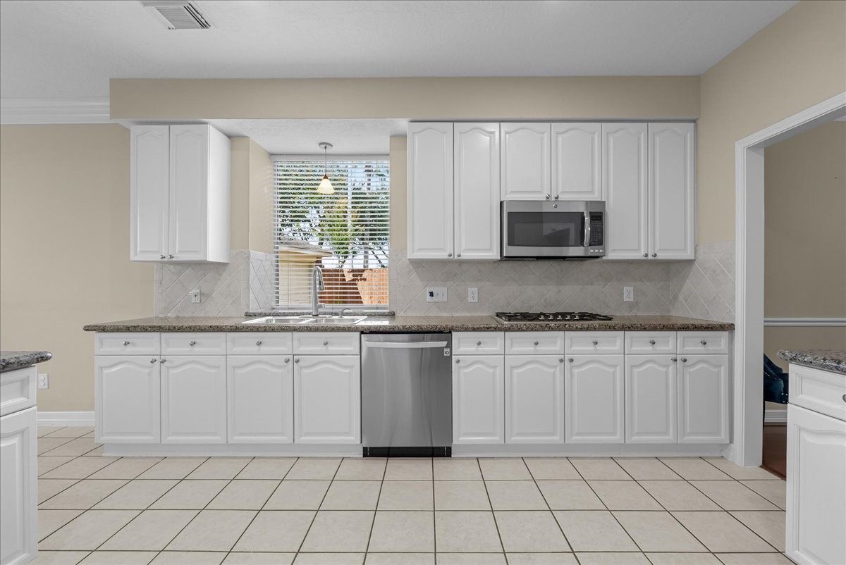 2633 De Four Trace, Seabrook, TX 77586