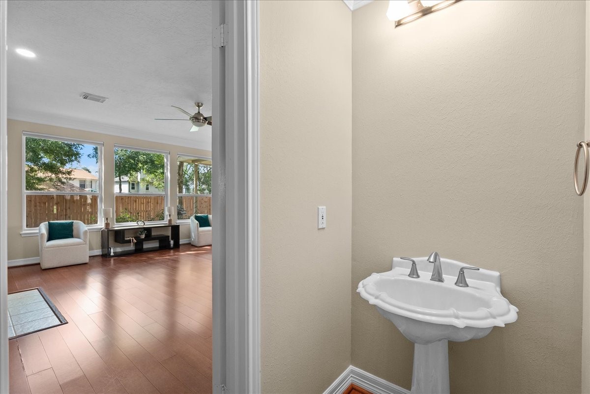 2633 De Four Trace, Seabrook, TX 77586