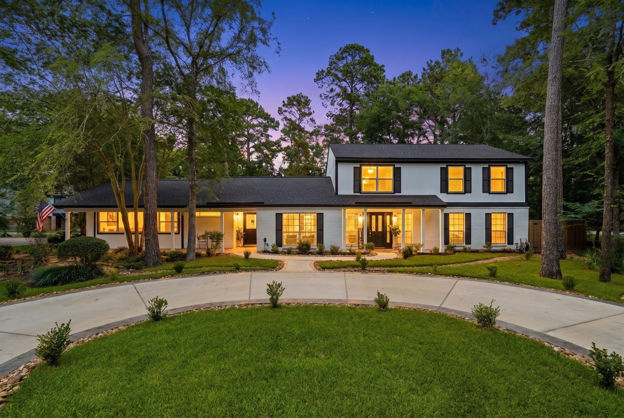 Welcome to 10916 Fawnlily St, a beautiful spacious 2 story home nestled in The Woodlands. Welcome to 10916 Fawnlily St, a beautiful spacious 2 story home nestled in The Woodlands.