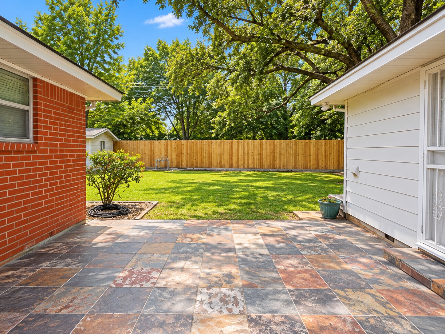 4745 Warm Springs Road, Houston, TX 77035
