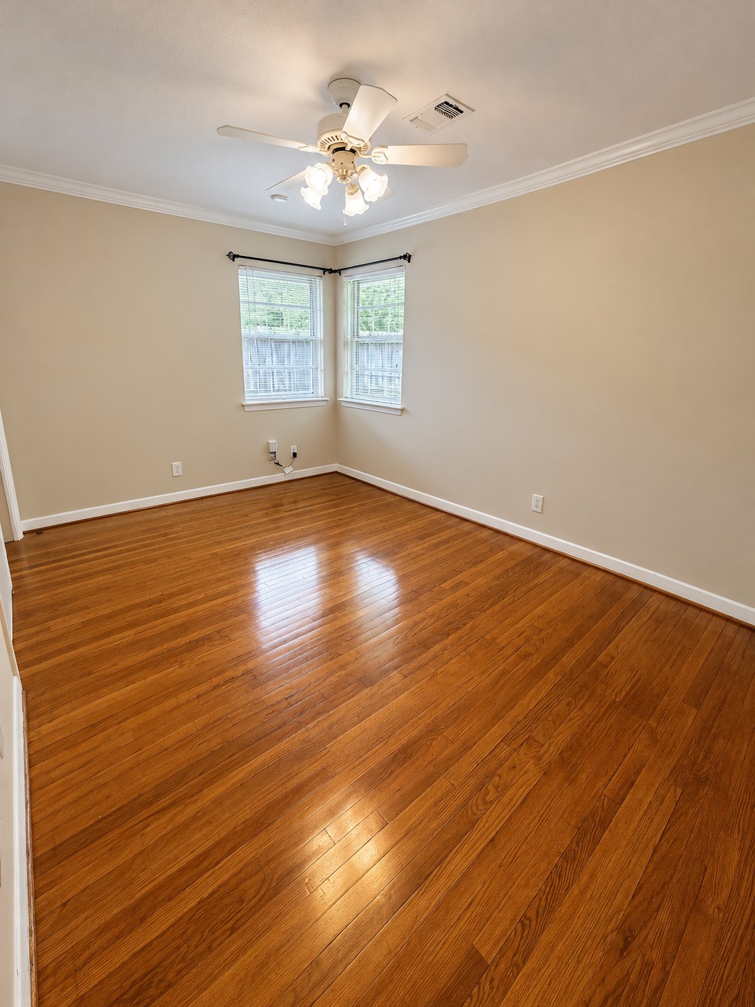 4745 Warm Springs Road, Houston, TX 77035
