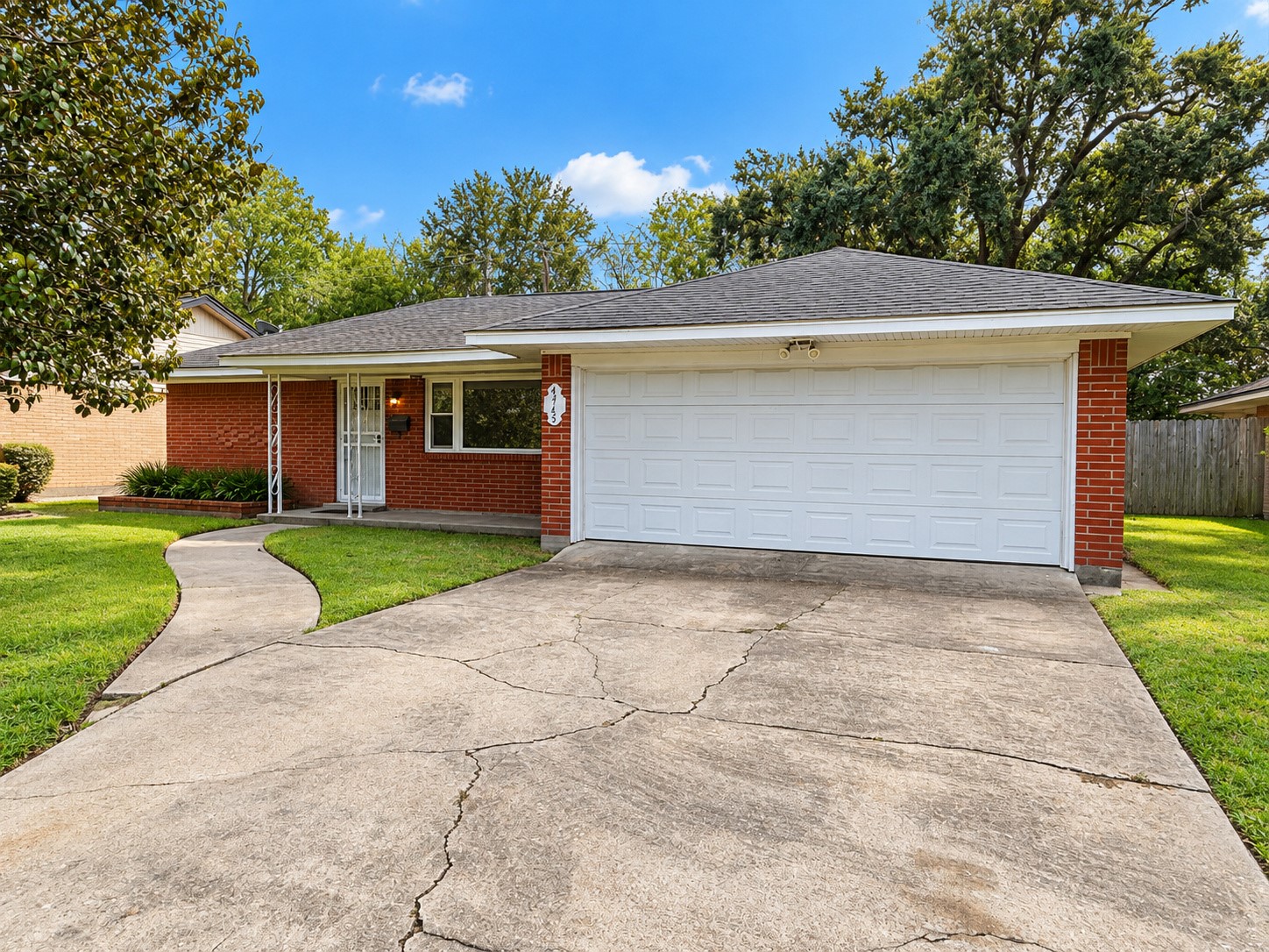 4745 Warm Springs Road, Houston, TX 77035