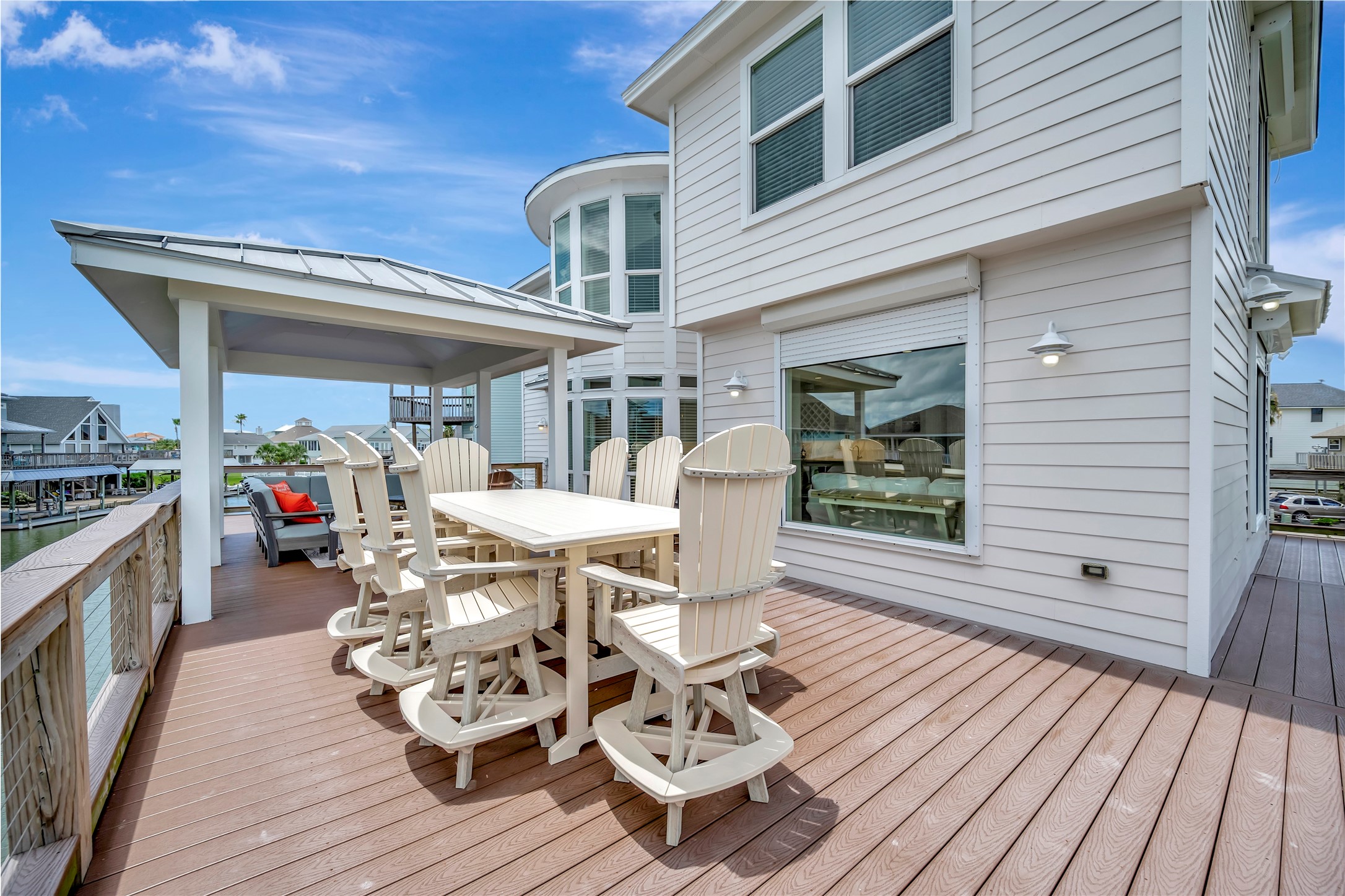 1303 Outrigger, Tiki Island, TX 77554