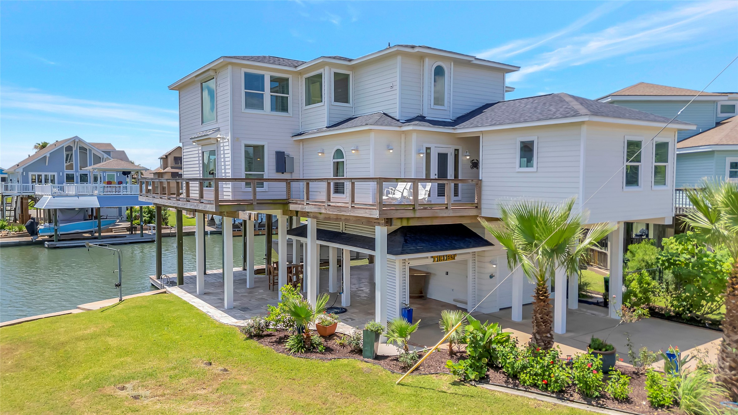 1303 Outrigger, Tiki Island, TX 77554