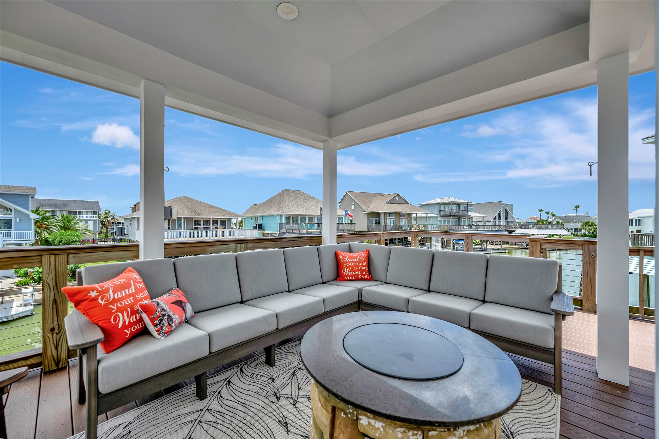 1303 Outrigger, Tiki Island, TX 77554