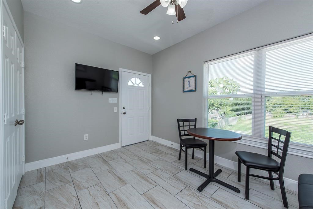 Charming little living space!