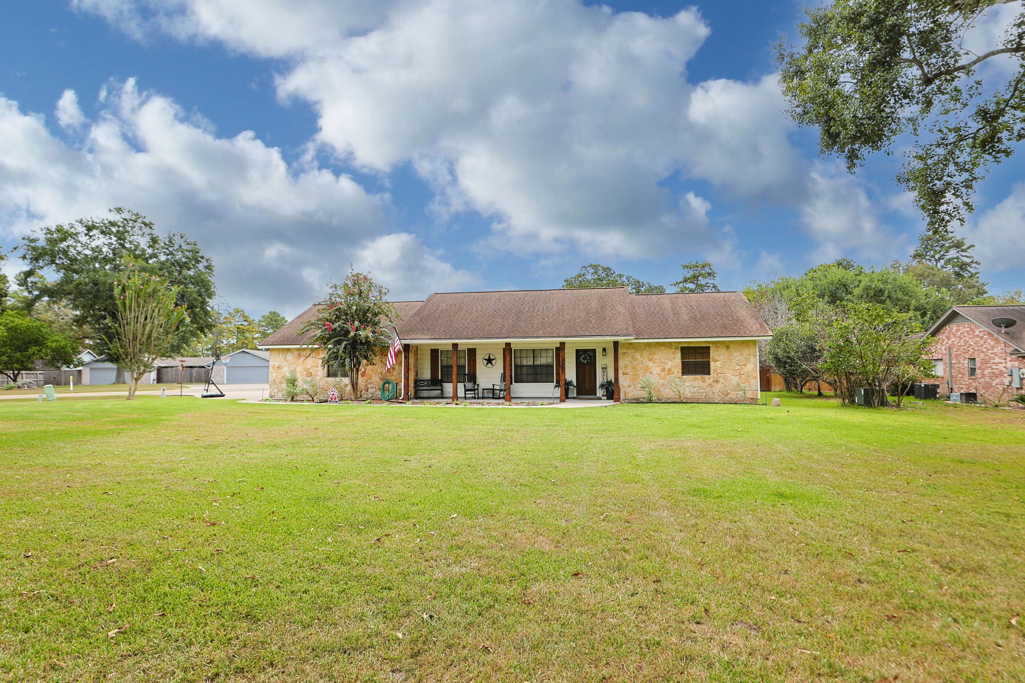 1207 Gail Drive, Pinehurst, TX 77362