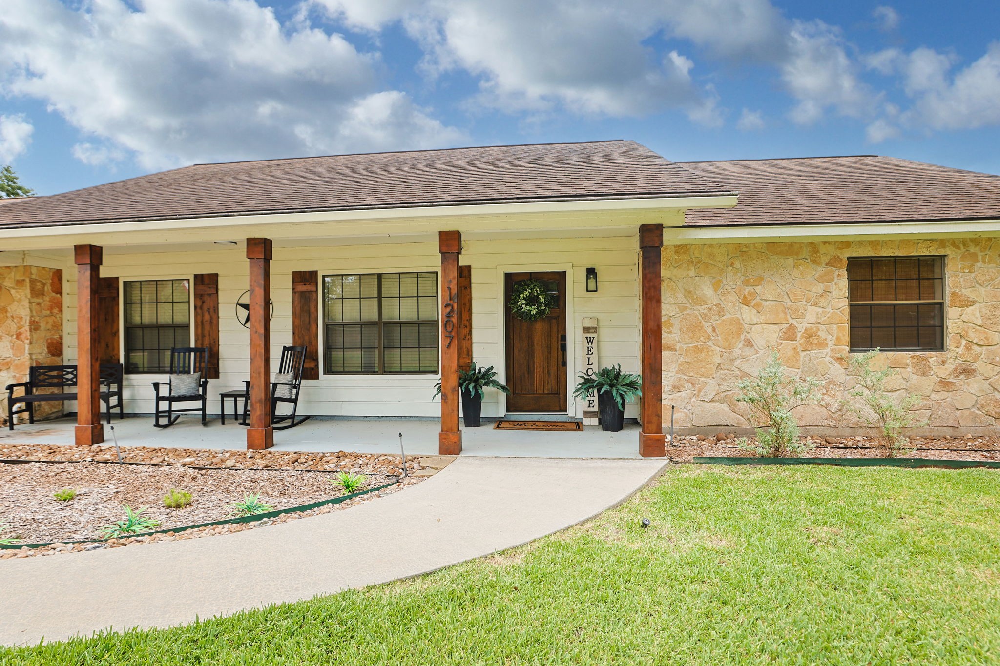 1207 Gail Drive, Pinehurst, TX 77362
