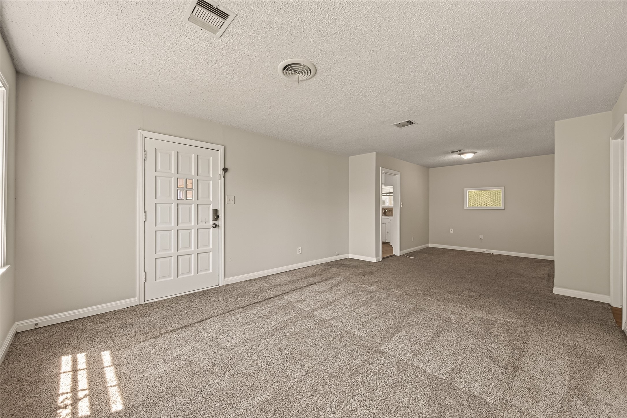 8022 White Avenue, Hitchcock, TX 77563